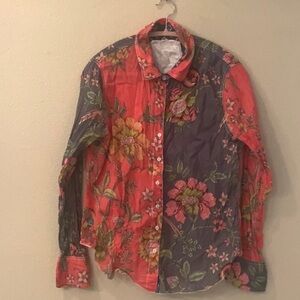 Darling fuchsia and grayish blue
Crinkle cotton blouse